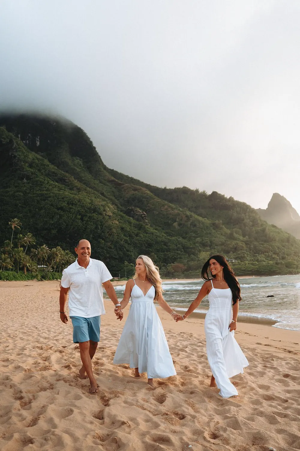 Laura Menard with her family in Hawaii